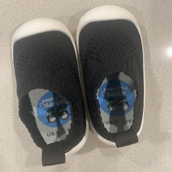 Baby slip on shoes - Picture 3 of 4